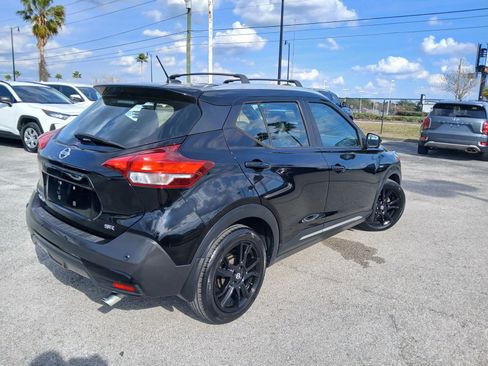 Used 2020 Nissan Kicks SR w/ SR Premium Package image 4