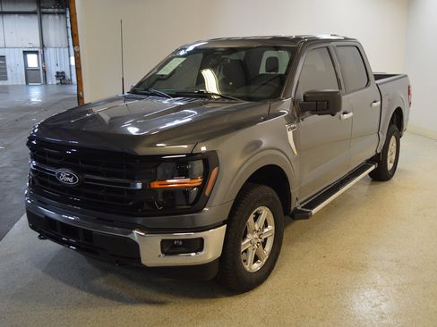 Used 2024 Ford F150 XLT w/ Tow/Haul Package image 7