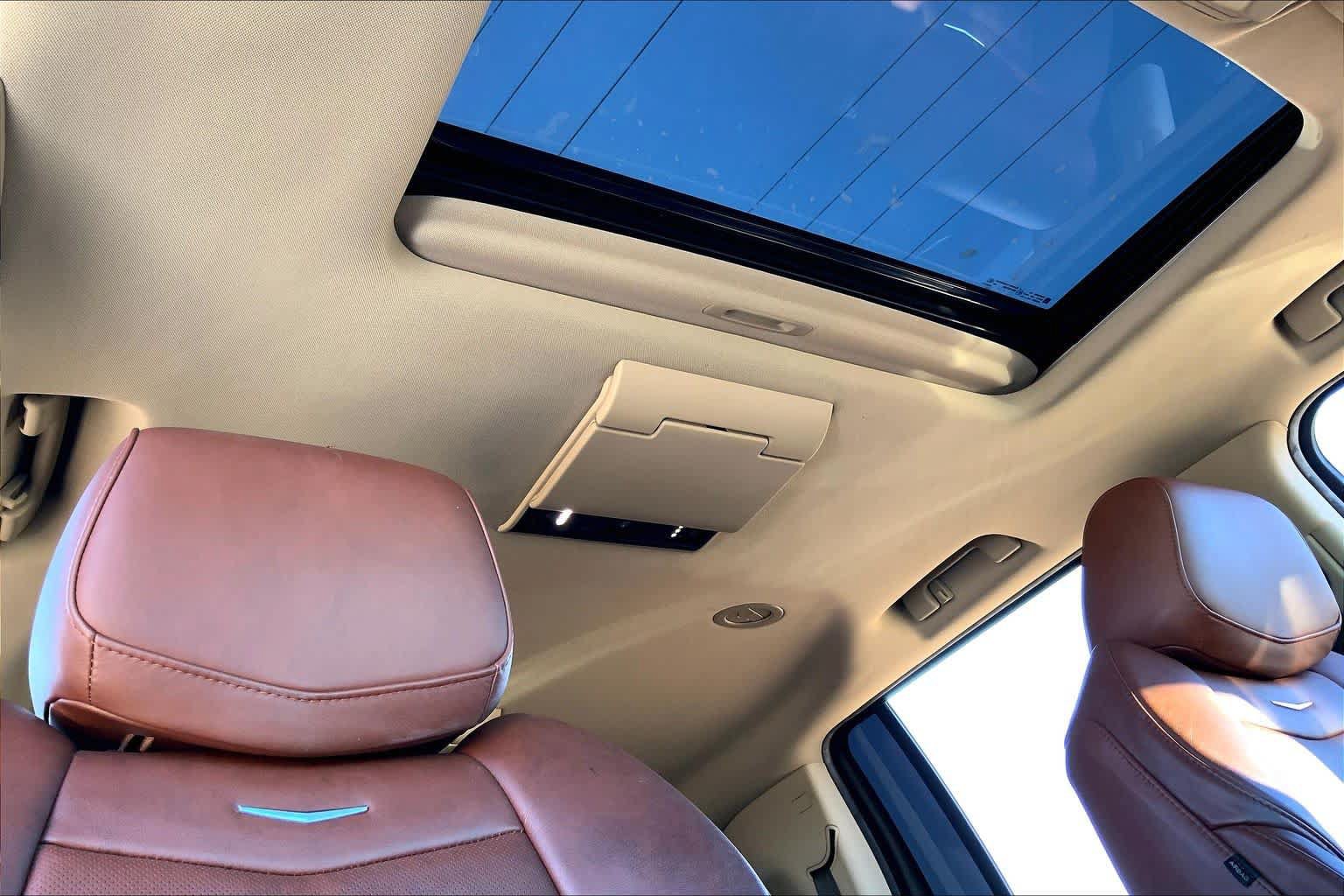 Used 2018 Cadillac Escalade ESV Premium Luxury w/ LPO, Radiant Package AWD/4WD image 12