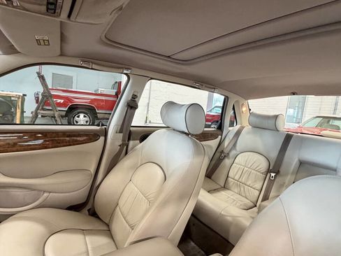 Used 2001 Jaguar XJ Vanden Plas image 13