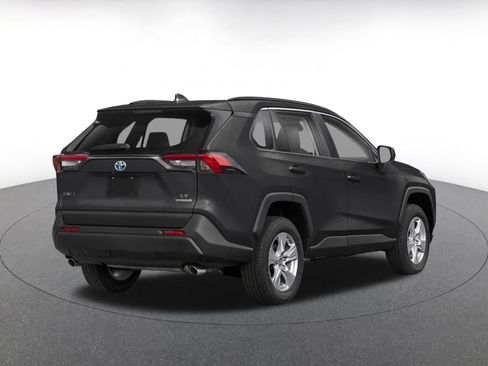 Used 2025 Toyota RAV4 LE AWD/4WD image 2