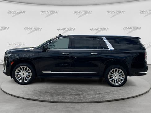 Used 2024 Cadillac Escalade ESV Premium Luxury w/ LPO, Floor Liner Package AWD/4WD image 4