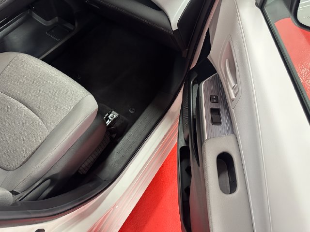 Certified 2025 Toyota Sienna LE FWD image 14