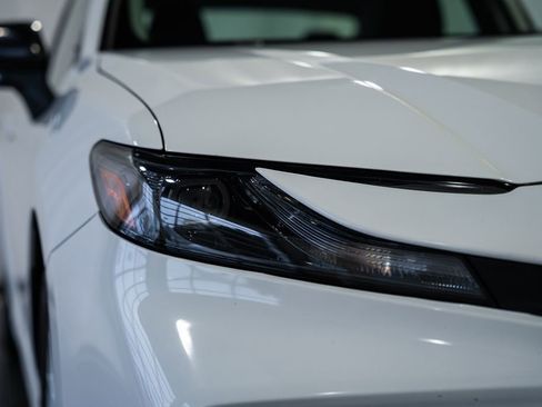 Used 2025 Toyota Camry LE image 9