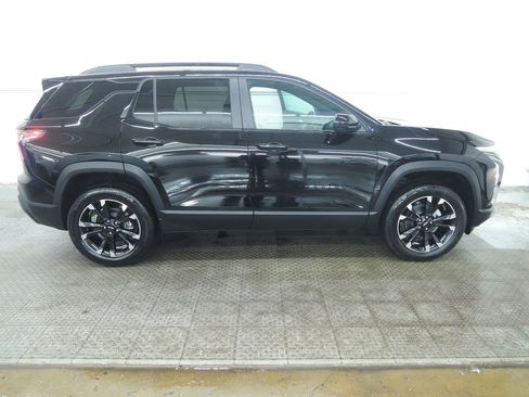 Used 2026 Chevrolet Equinox RS AWD/4WD image 2