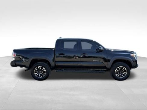 Used 2021 Toyota Tacoma TRD Off-Road AWD/4WD image 9