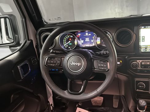 Used 2023 Jeep Wrangler Unlimited w/ Sun & Screen Package AWD/4WD image 27
