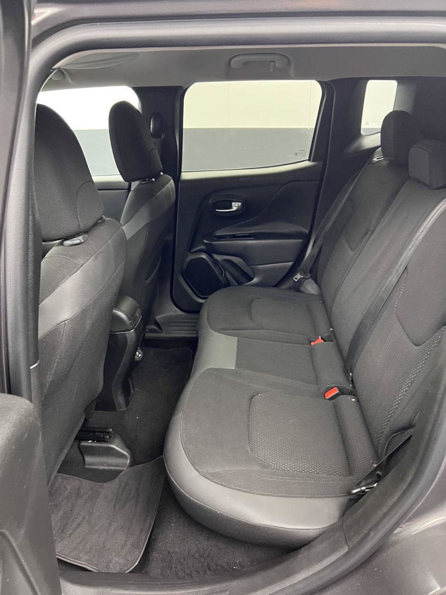 Used 2019 Jeep Renegade Altitude w/ Quick Order Package 2XM FWD image 16