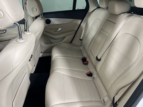 Used 2019 Mercedes-Benz GLC 300 4MATIC image 19