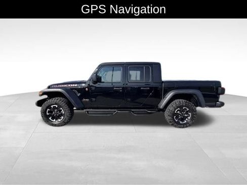 Used 2024 Jeep Gladiator Rubicon w/ Technology Group AWD/4WD image 4