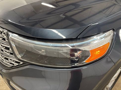 Used 2022 Ford Explorer Limited w/ Equipment Group 301A image 9