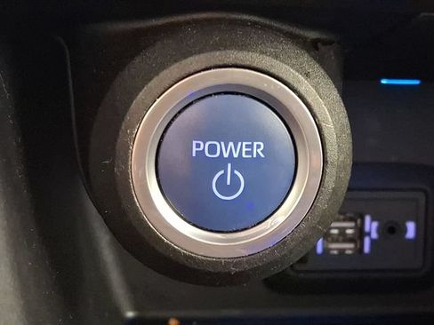 Certified 2021 Toyota Venza LE AWD/4WD image 28
