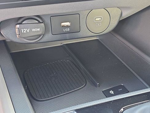 New 2025 Hyundai Elantra SEL image 18