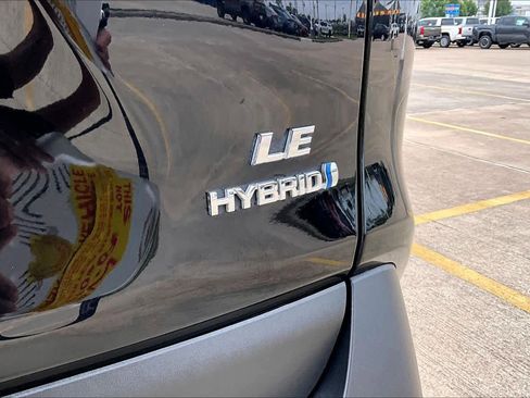 Certified 2024 Toyota RAV4 LE AWD/4WD image 10