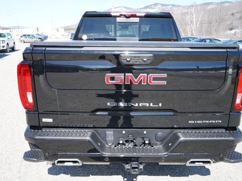 Used 2025 GMC Sierra 1500 Denali w/ Technology Package AWD/4WD image 38