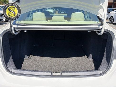 Used 2011 Volkswagen Jetta SEL FWD image 23