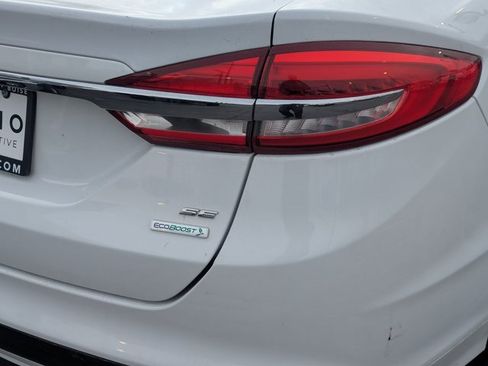 Used 2017 Ford Fusion SE image 4