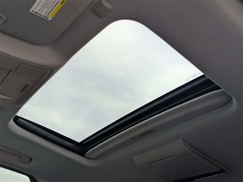 Used 2015 Chevrolet Suburban LTZ image 29