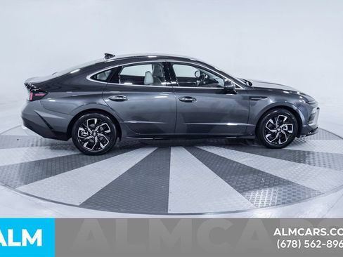 Used 2025 Hyundai Sonata SEL FWD image 11