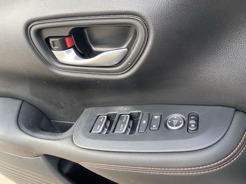 Used 2025 Honda HR-V Sport image 46