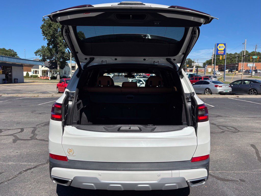Used 2019 BMW X5 xDrive40i w/ Premium Package 2 AWD/4WD image 11