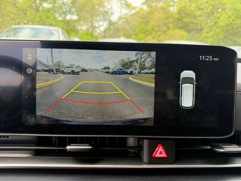 Used 2026 Kia Carnival LX image 7