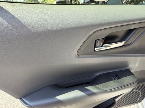 Used 2024 Toyota Prius XLE FWD image 30