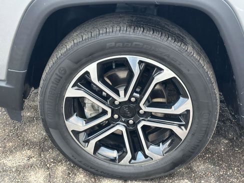 Certified 2022 Jeep Compass Limited image 9