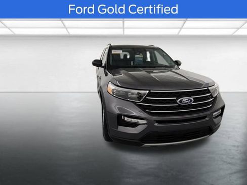 Used 2024 Ford Explorer XLT w/ Equipment Group 202A AWD/4WD image 2