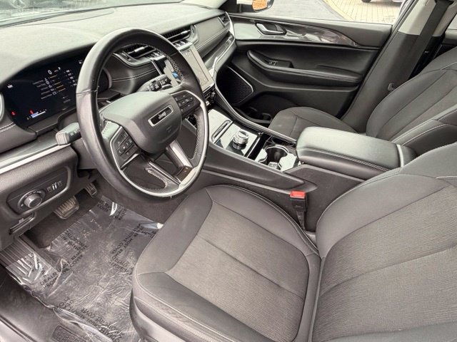 Used 2022 Jeep Grand Cherokee L Laredo w/ Luxury Tech Group I AWD/4WD image 5