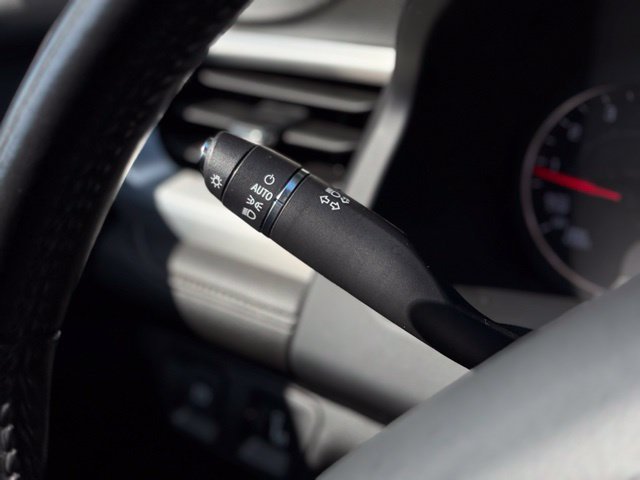 Used 2020 GMC Acadia SLE FWD image 23