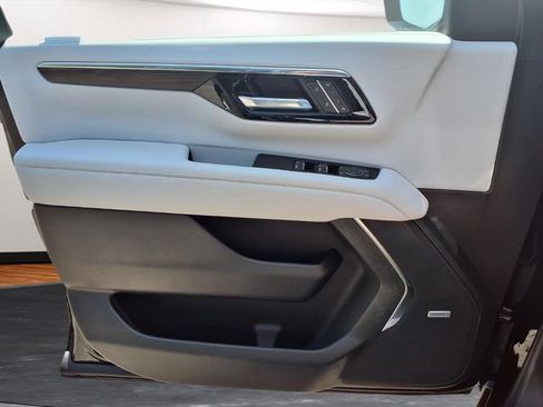 New 2026 Chevrolet Tahoe Premier w/ Sun And Tow Package AWD/4WD image 15