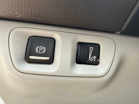 Used 2017 GMC Acadia SLT FWD image 23