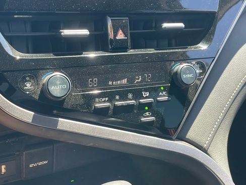 Used 2022 Toyota Camry XSE w/ Navigation Package image 8