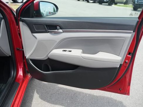 Used 2020 Hyundai Elantra SEL FWD image 17