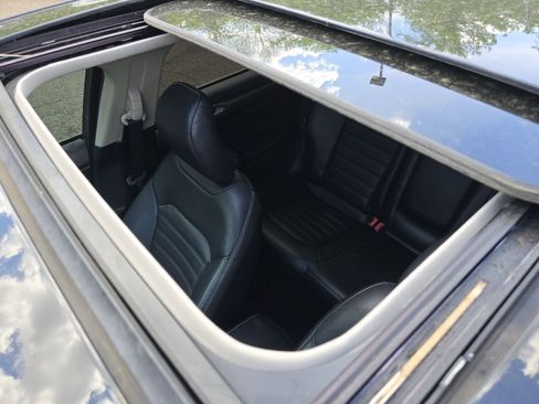 Used 2017 Ford Fusion Energi SE image 3