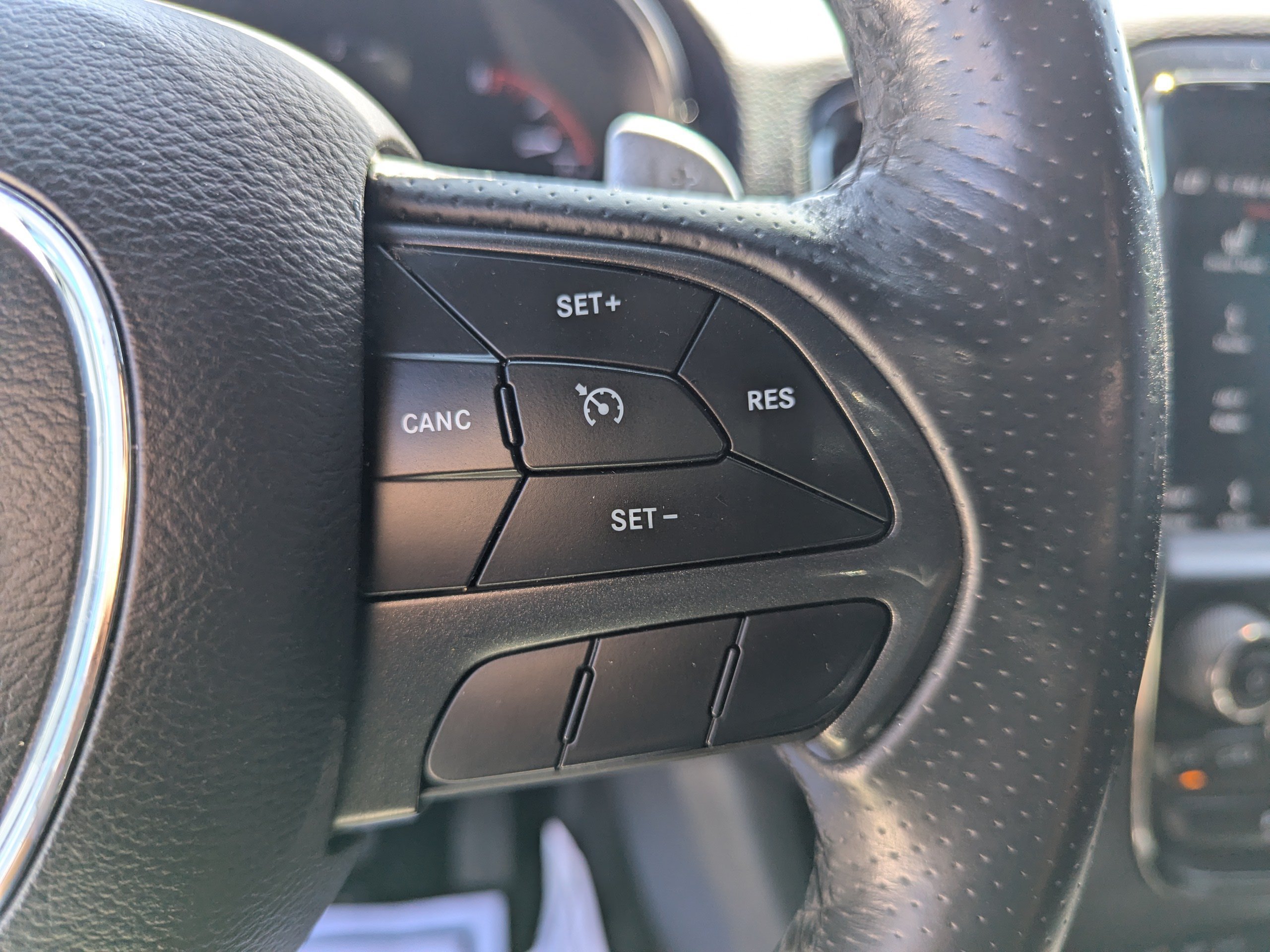 Used 2018 Dodge Durango R/T AWD/4WD image 16