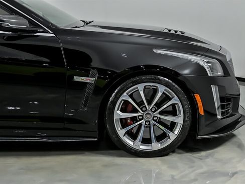 Used 2016 Cadillac CTS V w/ Luxury Package RWD image 15