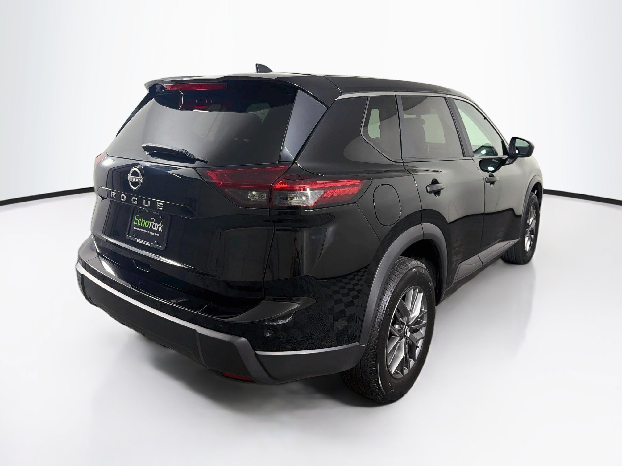 Used 2024 Nissan Rogue S FWD image 9