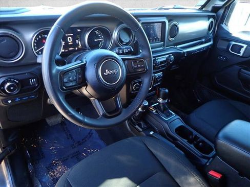 Used 2023 Jeep Wrangler Unlimited image 10