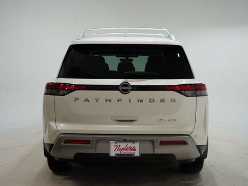 Used 2024 Nissan Pathfinder SL image 7