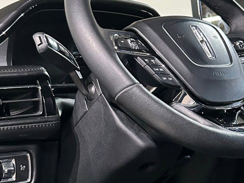 Used 2022 Lincoln Nautilus AWD image 38