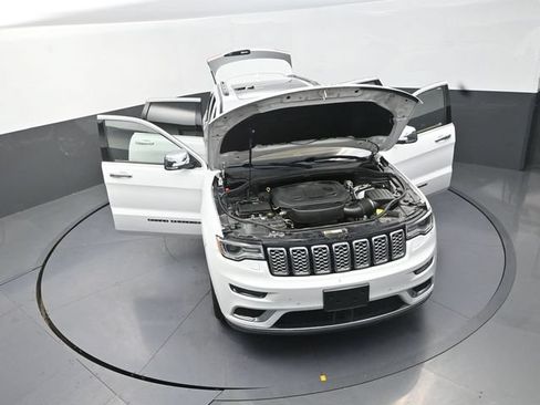 Used 2020 Jeep Grand Cherokee Summit w/ Skid Plate Group AWD/4WD image 30