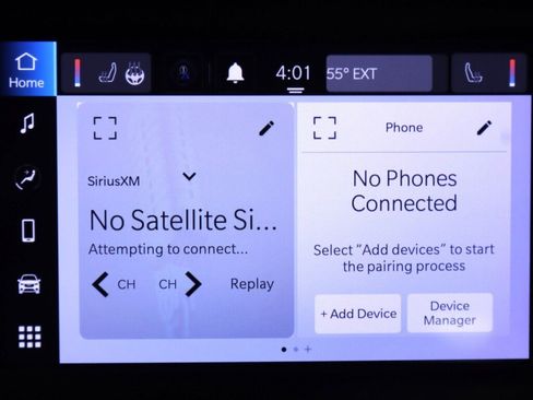 Used 2022 Chrysler Voyager LX image 16