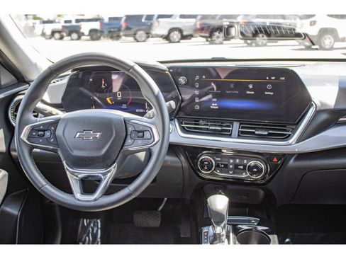 Used 2026 Chevrolet Trax ACTIV w/ Driver Confidence Package FWD image 22