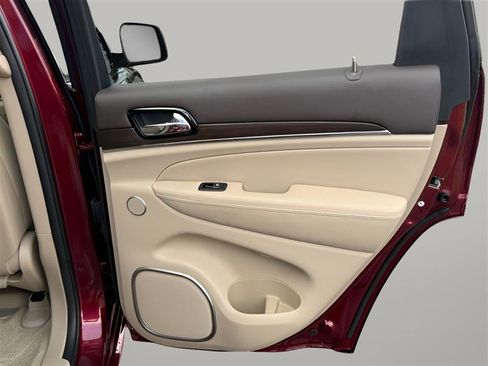 Used 2019 Jeep Grand Cherokee Overland image 23