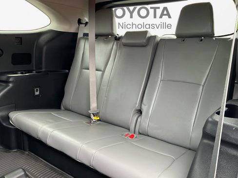 Used 2021 Toyota Highlander Limited AWD/4WD image 27