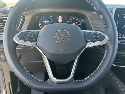 New 2026 Volkswagen Atlas SE FWD image 19