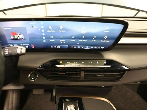 Used 2025 Buick Enclave Avenir AWD/4WD image 34