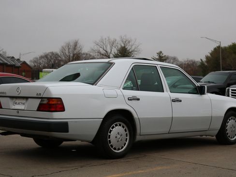Used 1993 Mercedes-Benz 300 E 2.8 image 9